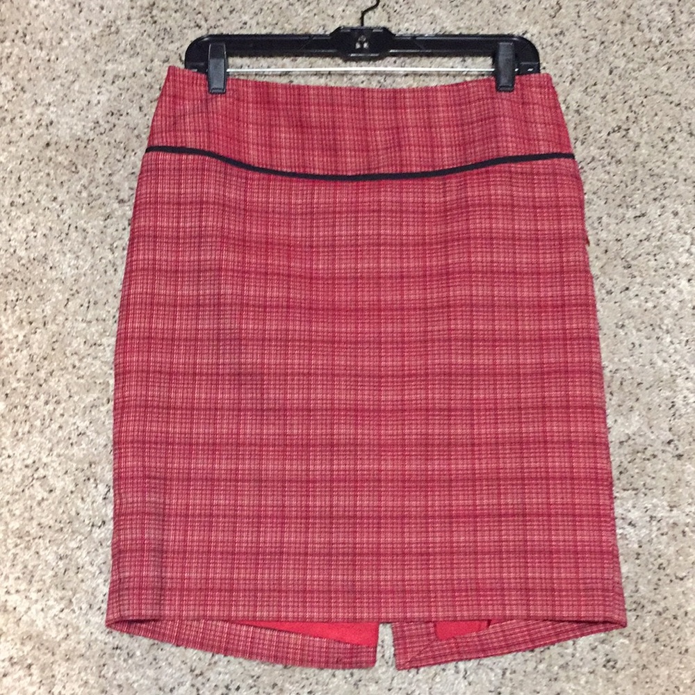 Limited skirt